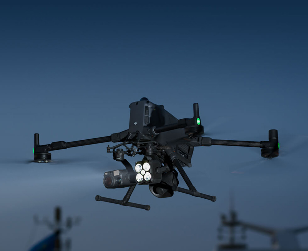 DJI Matrice 400 — дрон із 59 хв польоту, 6 кг вантажу, LiDAR і ммWave-радаром, захистом IP55 та RTK точністю